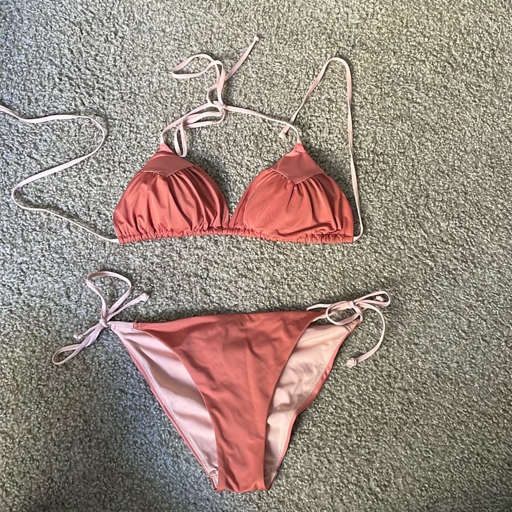 H &M string bikini